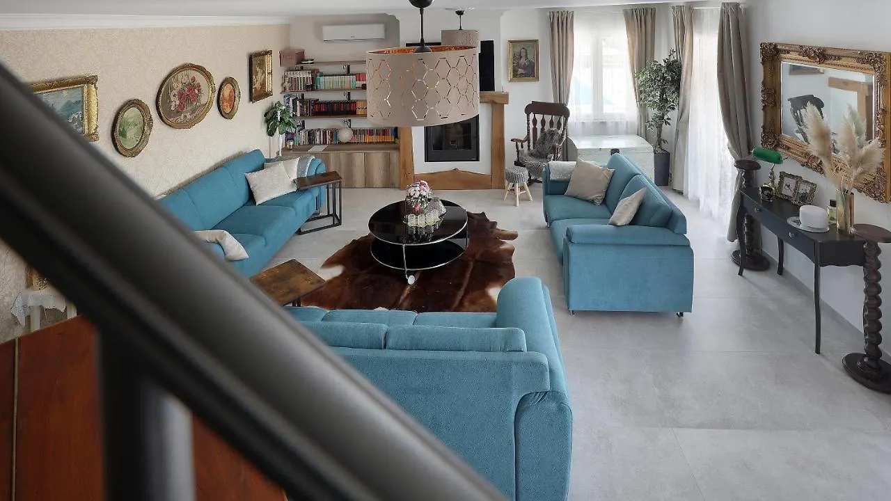 Villa Kristina - Swimming Pool, Dolenja Vas - Istra Croatia