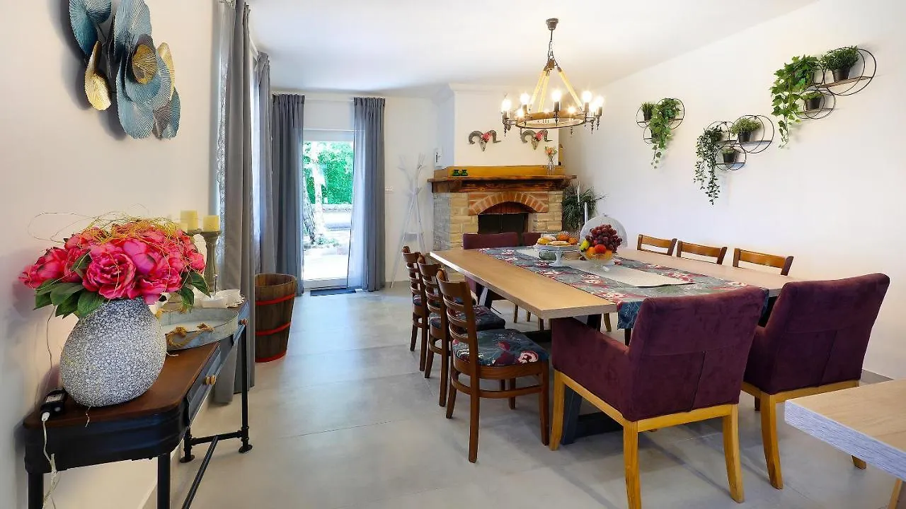 Villa Kristina - Swimming Pool, Dolenja Vas - Istra